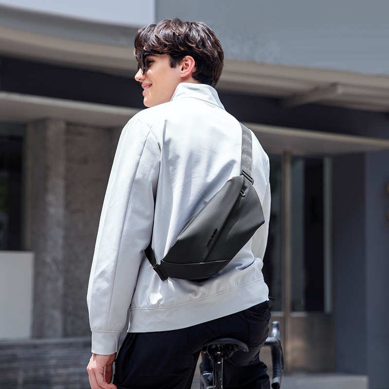 حقيبة صدر رجالية من مارك رايدن - مراجعة Cycling Commuter Backpack Waterproof وسعره